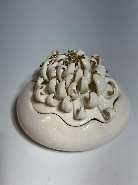 Porcelain Chrysanthemum Jewelry Box, small