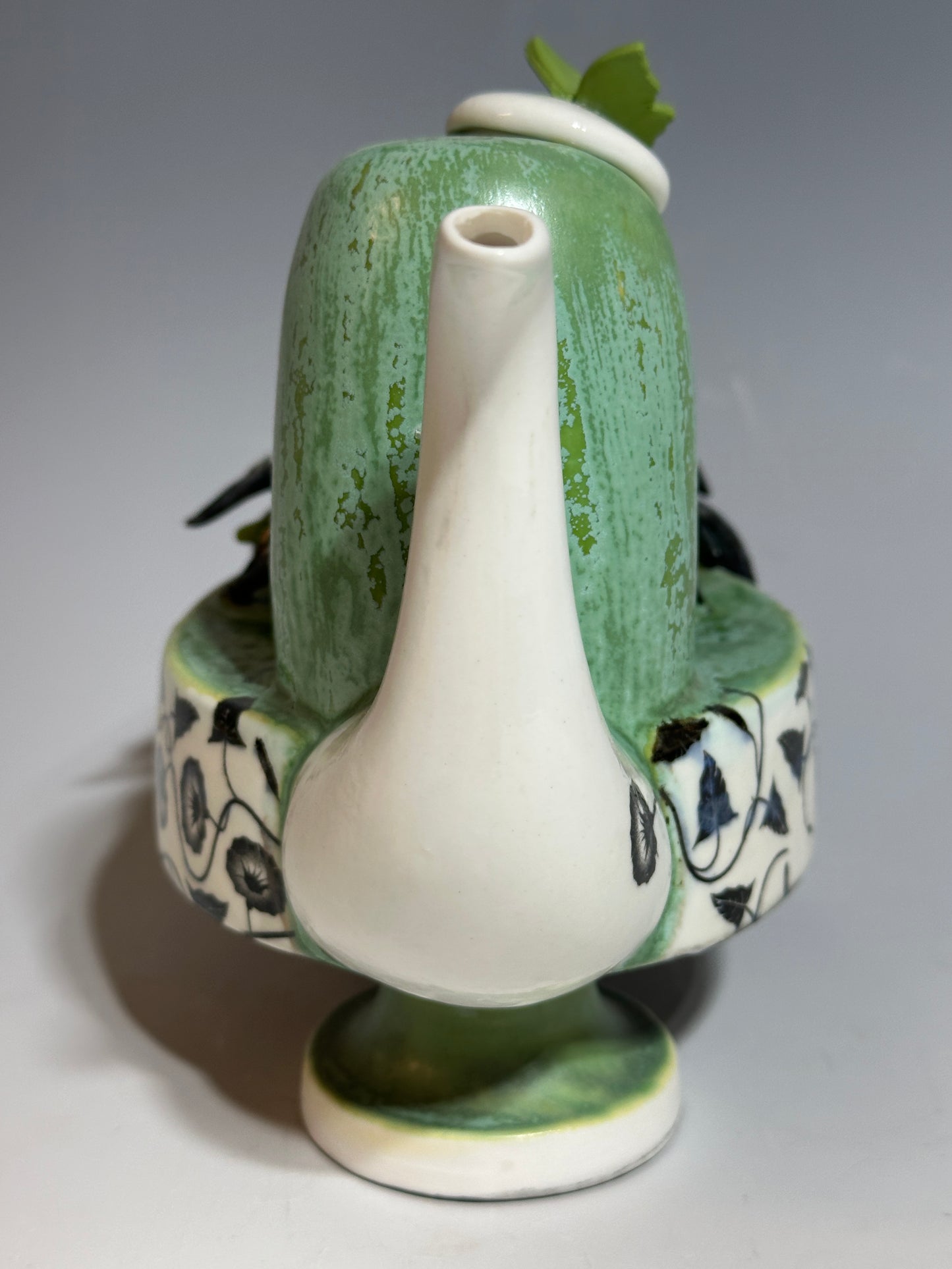 Yixing Teapot Barge Porcelain Teapot