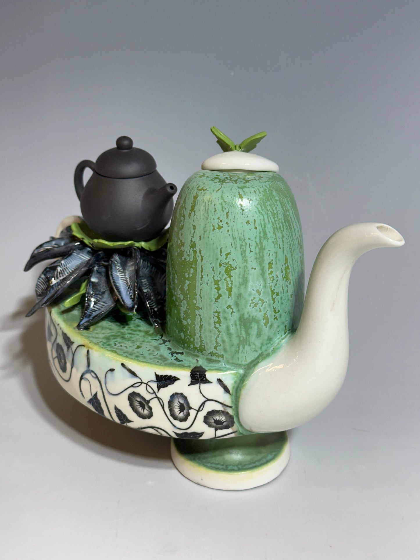 Yixing Teapot Barge Porcelain Teapot