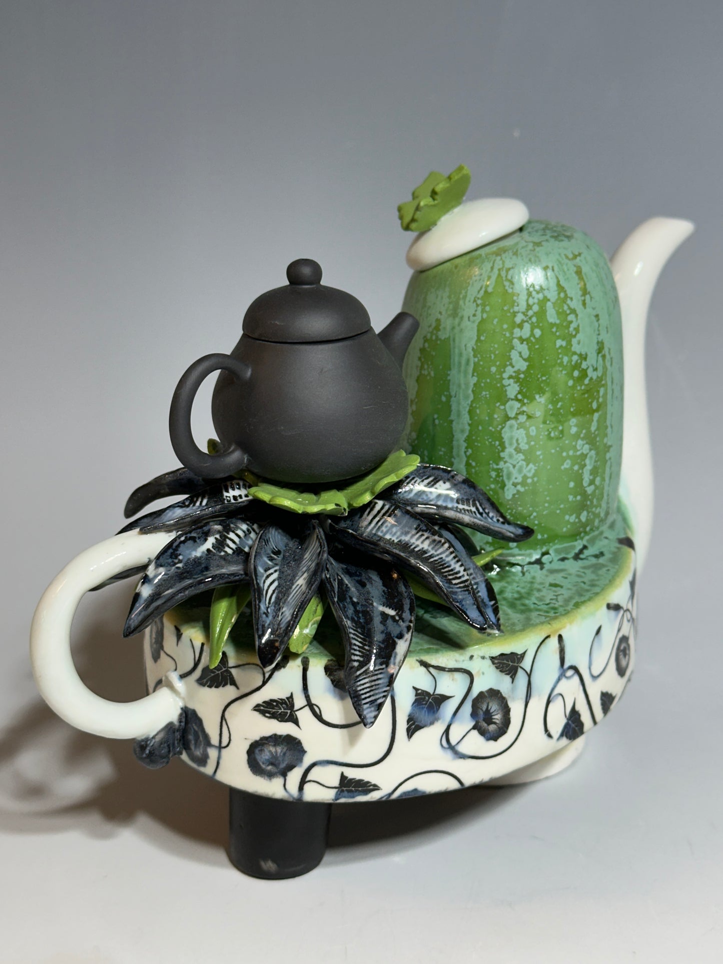 Yixing Teapot Barge Porcelain Teapot