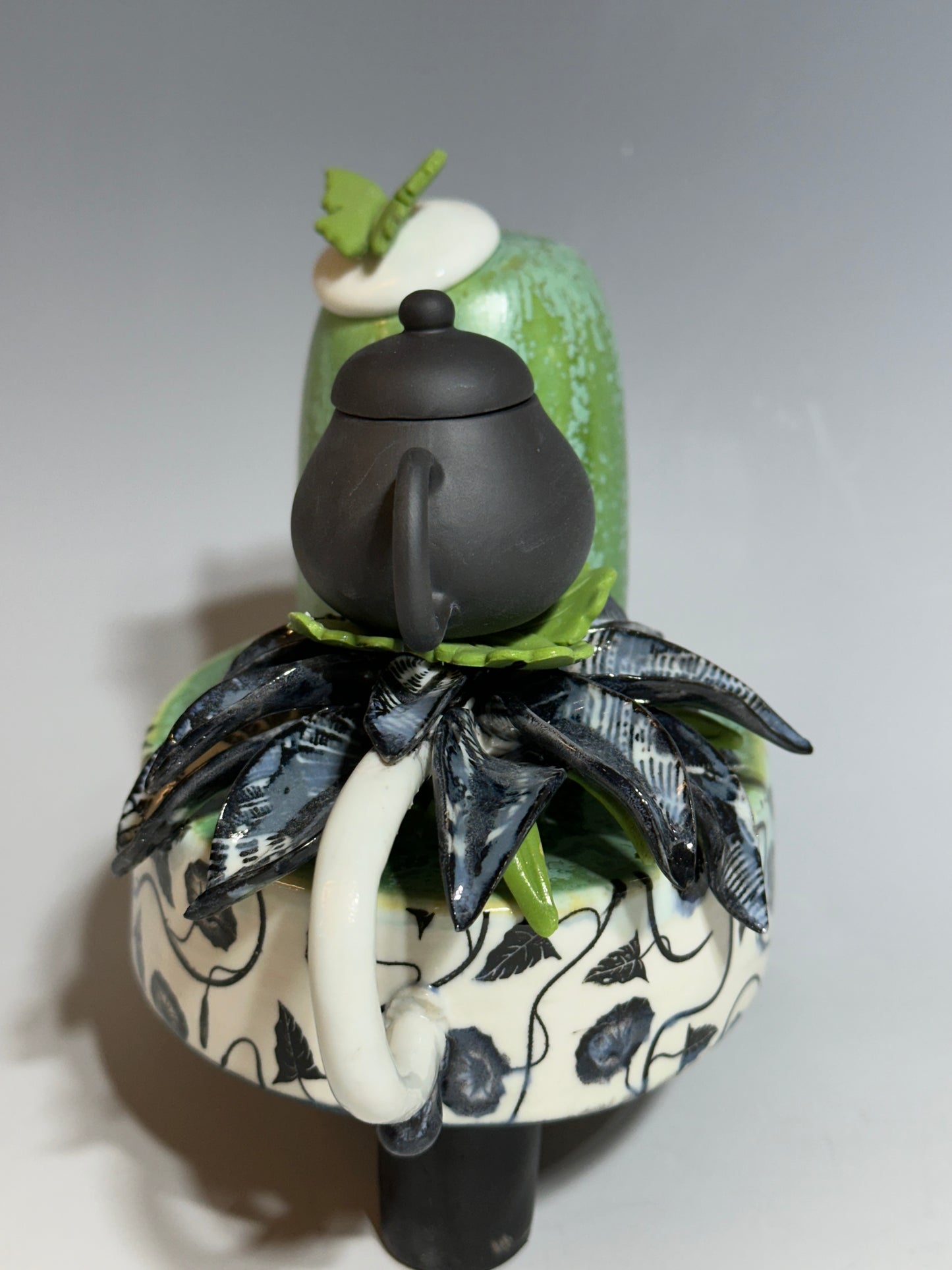 Yixing Teapot Barge Porcelain Teapot