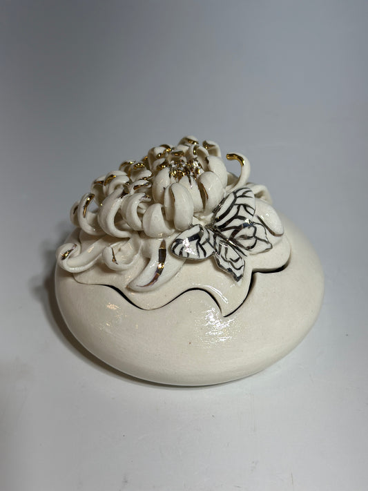Porcelain Chrysanthemum Jewelry Box, small